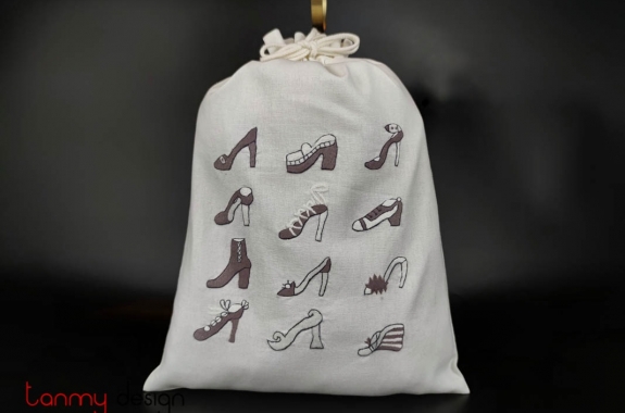 Laundry bag with shoes embroidery